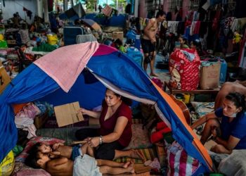 На Филиппины обрушился мощный тайфун