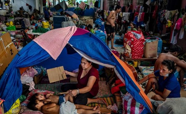 На Филиппины обрушился мощный тайфун