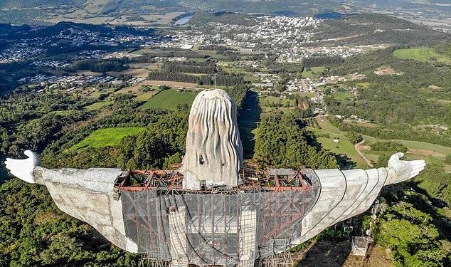 В Бразилии строят новую статую Иисуса Христа