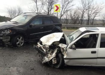 Grav accident la Hâncești: 3 persoane, printre care un copil, la spital | FOTO