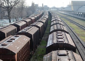 Angajații de la Cale Ferată din nordul și sudul Moldovei ies la protest pentru a doua zi: oamenii nu au cu ce sărbători Paștele, iar datoriile lor sunt enorme | VIDEO