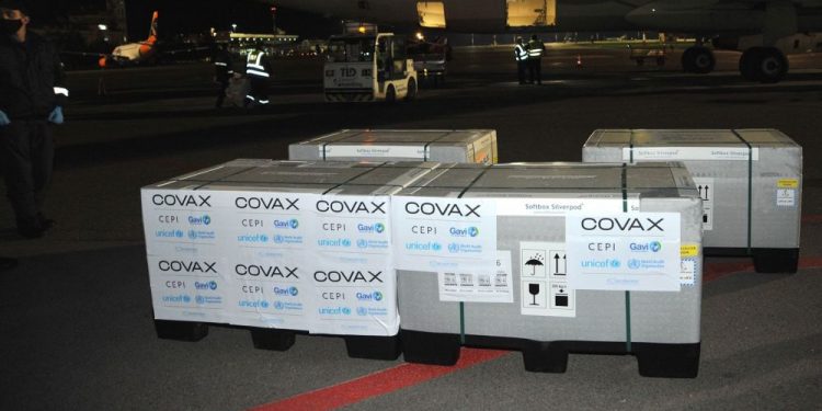 Încă un lot de vaccinuri a ajuns în Moldova: 48 de mii de doze de AstraZeneca