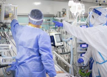 COVID-19: 700 de cazuri noi, 27 de persoane au decedat, printre care o tânără de 21 de ani | VIDEO