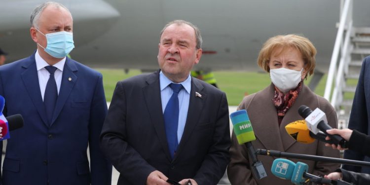 Вакцина „Спутник V” уже в Молдове: следующая партия поступит в страну в мае