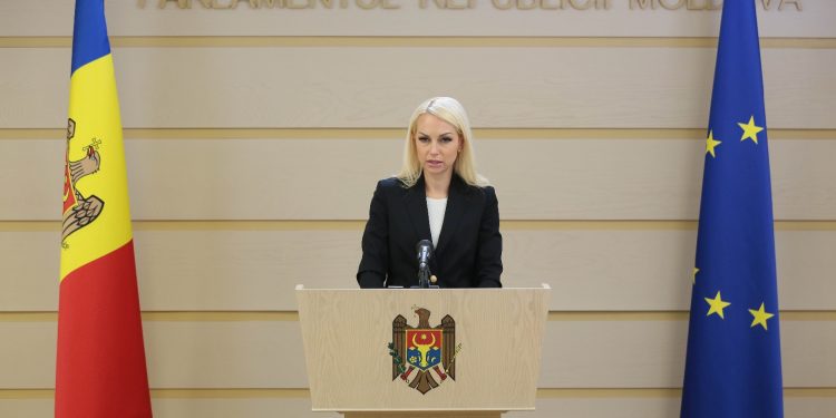 Reparația drumurilor, paralizată de o lege. Partidul ȘOR și Platforma „Pentru Moldova” cer să fie deblocată situația