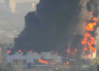 Крупный пожар в столице. Горит склад