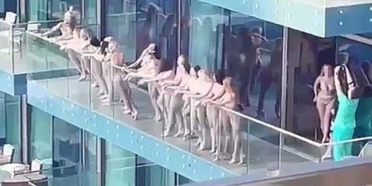 Определена судьба задержанных на вечеринке с голыми моделями в Дубае