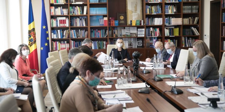 Marina Tauber și Elena Bacalu: Moldova este amenințată nu doar de pandemie, dar și de criza deșeurilor | FOTO