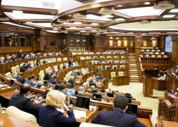 Un nou proiect pentru abrogarea „Legii miliardului”, votat în prima lectură. Denis Ulanov: Oamenii nu trebuie să poarte răspundere pentru acei bani | VIDEO