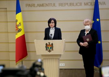 Partidul „ȘOR” și Platforma „Pentru Moldova” despre învățământul online: Școlile trebuie închise doar în cazuri extreme, iar părinții elevilor să beneficieze de concediu de îngrijire a copiilor