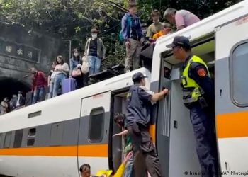 Accident feroviar, în Taiwan. Cel puţin 36 de morţi şi peste 70 de răniţi