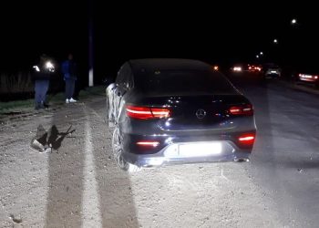 Accident la Fălești: Două mașini de lux, făute zob și un copil la spital