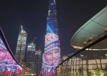 Портрет Гагарина спроецировали на самой высокой башне мира в Дубае