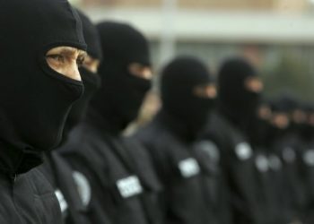 Percheziții în capitală: Două companii care perfectează acte sunt în vizorul CNA, privind obținerea frauduloasă a cetățeniei române | VIDEO