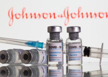 В Johnson & Johnson подтвердили порчу многомиллионной партии вакцины от COVID-19