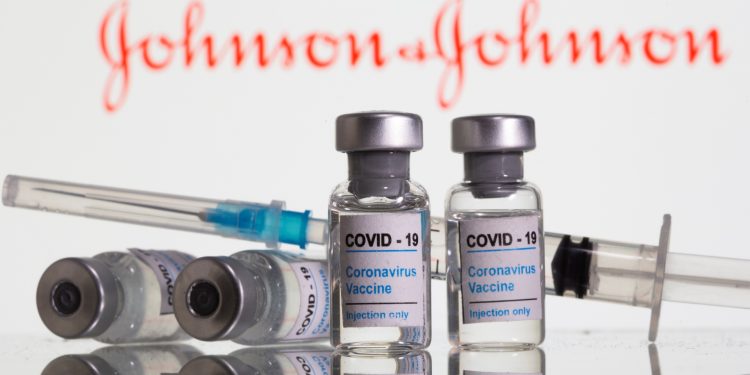 В Johnson & Johnson подтвердили порчу многомиллионной партии вакцины от COVID-19