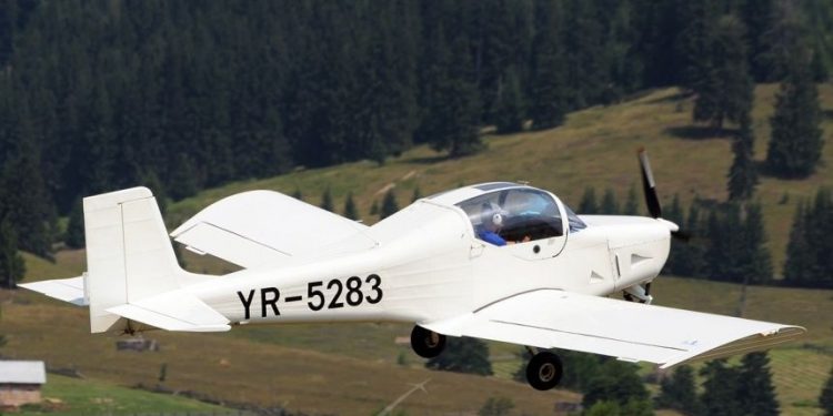 Un avion de mici dimensiuni s-a prăbușit la Vadul lui Vodă. La bord se aflau trei persoane