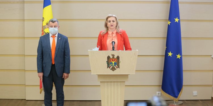 Proiectul Platformei „Pentru Moldova” cu privire la majorarea cu 40% a salariilor angajaților din sistemul medical, pe ordinea de zi a Parlamentului