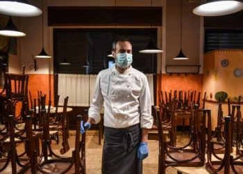 Scrisoare către Ciocoi: HoReCa cere ca angajații ei să fie vaccinați în etapa a doua