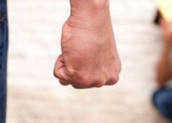 Minor de 14 ani, bătut lângă un magazin din capitală. Ce spune poliția