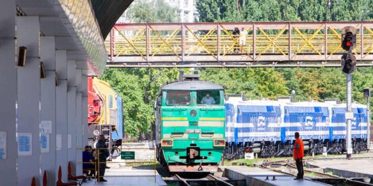 Депутаты ПСРМ предложили погасить долги по зарплате сотрудников ЖДМ за счет госбюджета