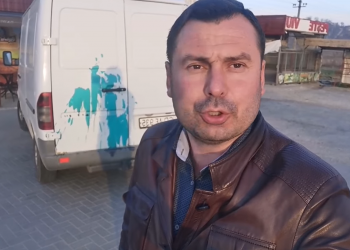 Automobilul liderului Partidului „Democrația Acasă”, stropit cu verde de briliant. Reacția lui Gheorghe Cavcaliuc | VIDEO