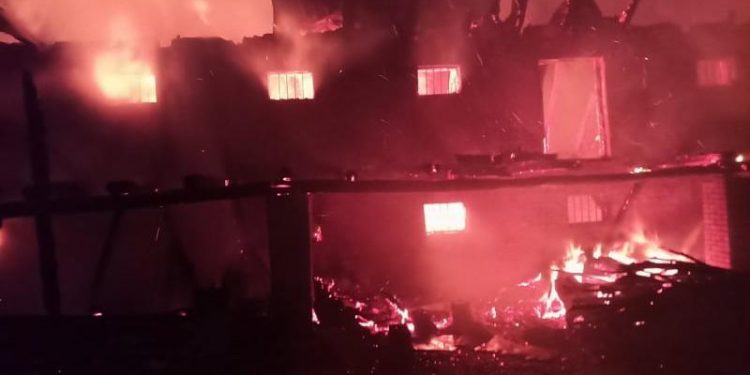 Incendiu pe teritoriul mănăstirii Hârjauca din Călărași! Au ars 400 de metri pătrați