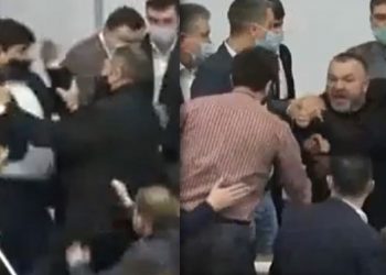 Bătaie în cadrul ședinței CMC: Consilierii din partea PSRM și PAS s-au luat la pumni | VIDEO
