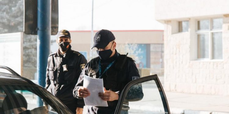 35 de persoane, sancționate la frontieră pentru nerespectarea măsurilor de combatere a pandemiei de COVID-19