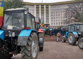 Agricultorii amenință cu noi proteste: Dacă guvernarea nu va înceta să facă „presiune” asupra fermierilor, vom fi nevoiți să ieșim din nou în stradă | VIDEO