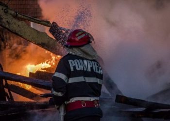 O familie cu doi copii din raionul Orhei, rămasă pe drumuri în urma unui incendiu, ajutată de echipa Partidului „ȘOR” | VIDEO