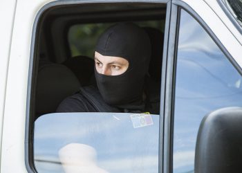 16 обысков по делу о торговле наркотиками. Изъято более миллиона леев | VIDEO