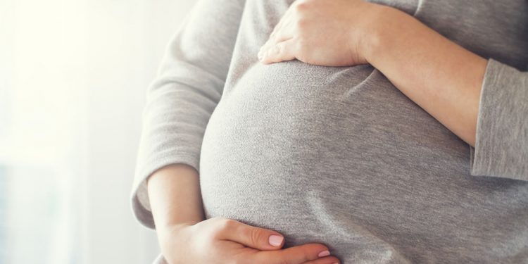 O femeie din Marea Britanie a rămas gravidă în timp ce era deja însărcinată