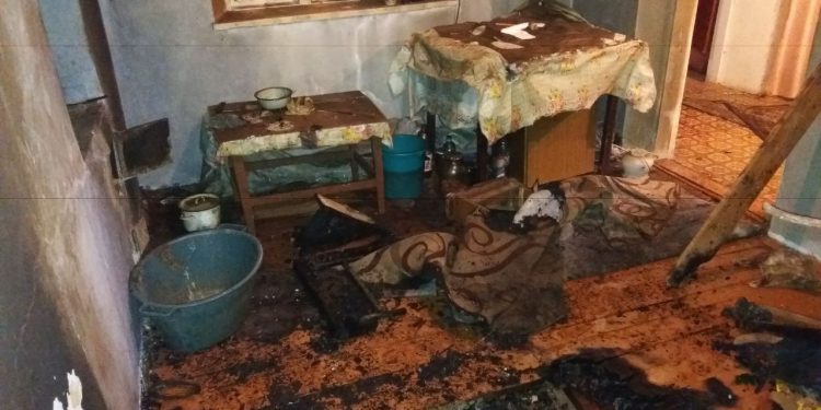 Nisporeni: Un bărbat de 54 de ani, găsit mort în propria casă, cuprinsă de flăcări | FOTO