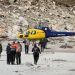 Coronavirusul a ajuns pe Everest. Un alpinist a fost coborât cu elicopterul după ce s-a simțit rău