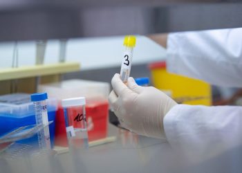 COVID-19: 773 de cazuri noi şi 46 decese. Cea mai tânără victimă avea doar 36 de ani | VIDEO