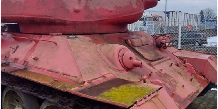 Житель Чехии признался в нелегальном владении танком