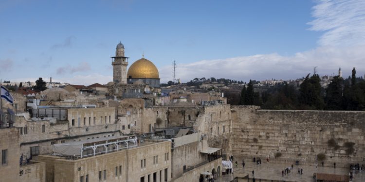 Peste 100 de răniţi în urma unor ciocniri violente la Ierusalim între polițiști și palestinieni