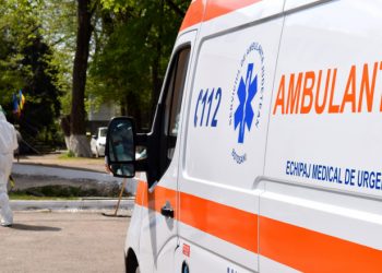 Un copil de 10 ani a murit după ce gardul unui stadion s-a prăbușit peste el