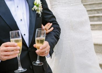 Nuntă pe scenariu rupt din filme: Soacra mare că nora ei este, de fapt, fiica sa demult pierdută