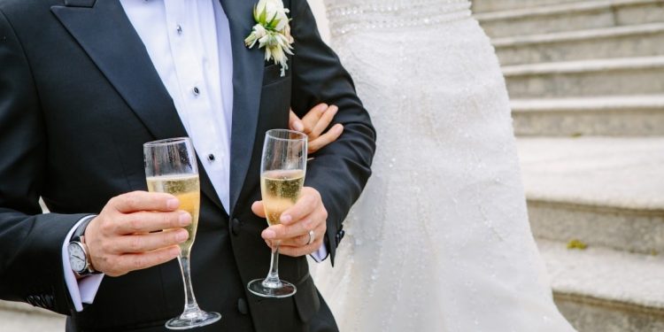 Nuntă pe scenariu rupt din filme: Soacra mare că nora ei este, de fapt, fiica sa demult pierdută