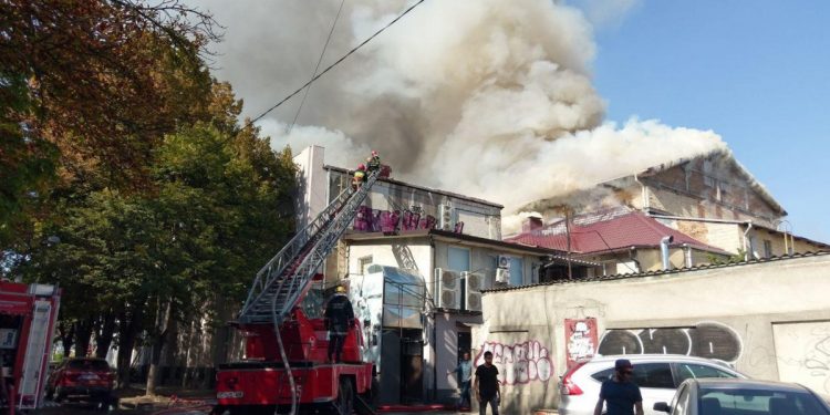 Incendiul de la Filarmonica Națională: Trei angajați vor compărea pe banca acuzaților
