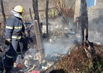 Incendiu în raionul Soroca. Pompierii au prevenit producerea unei deflagrații | FOTO