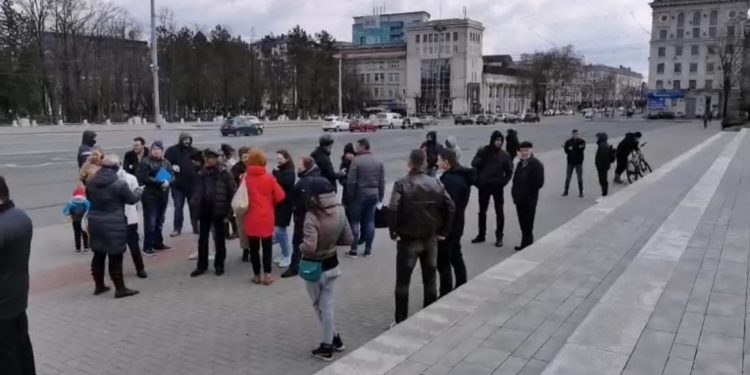 Protest anti-restricții la Chișinău:„Dacă statului îi pasă de sănătatea cetățenilor, nu ar trebui să bage frica în oameni”
