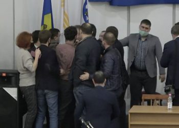 Detalii despre scandalul la ședința CMC, unde a fost nevoie de intervenția poliției: Mărul discordiei a fost votarea unor proiecte imobiliare | VIDEO
