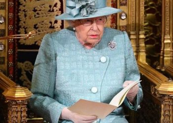 Королева примет беспрецедентное решение и спасет принца Гарри от позора