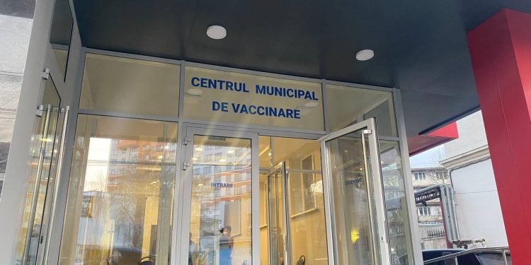 В столице открылся первый Общественный центр вакцинации против COVID-19