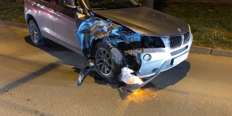 Un BMW și o Dacie s-au ciocnit în sectorul Botanica al capitalei | FOTO