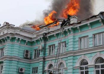 8 chirurgi ruși au continuat operația pe cord deschis, în timp ce spitalul era cuprins de flăcări | FOTO