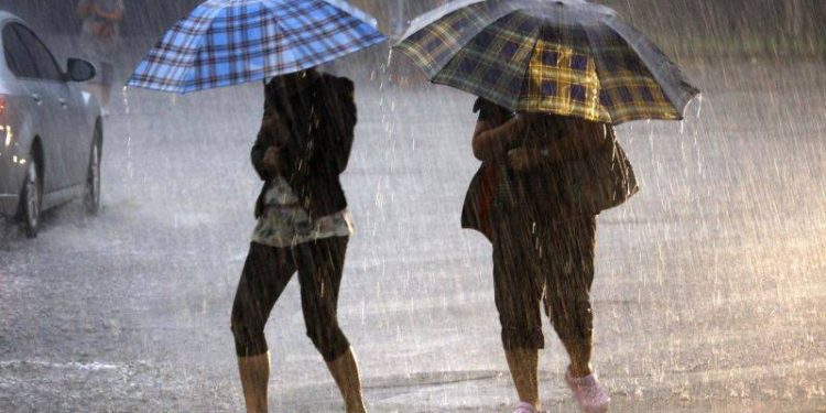 Alertă meteo: Cod Galben de ploi cu fulgere și vijelie în toată țara